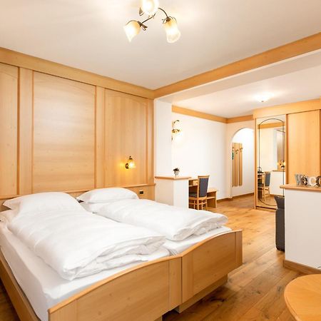Hotel Pareda كنازاي المظهر الخارجي الصورة