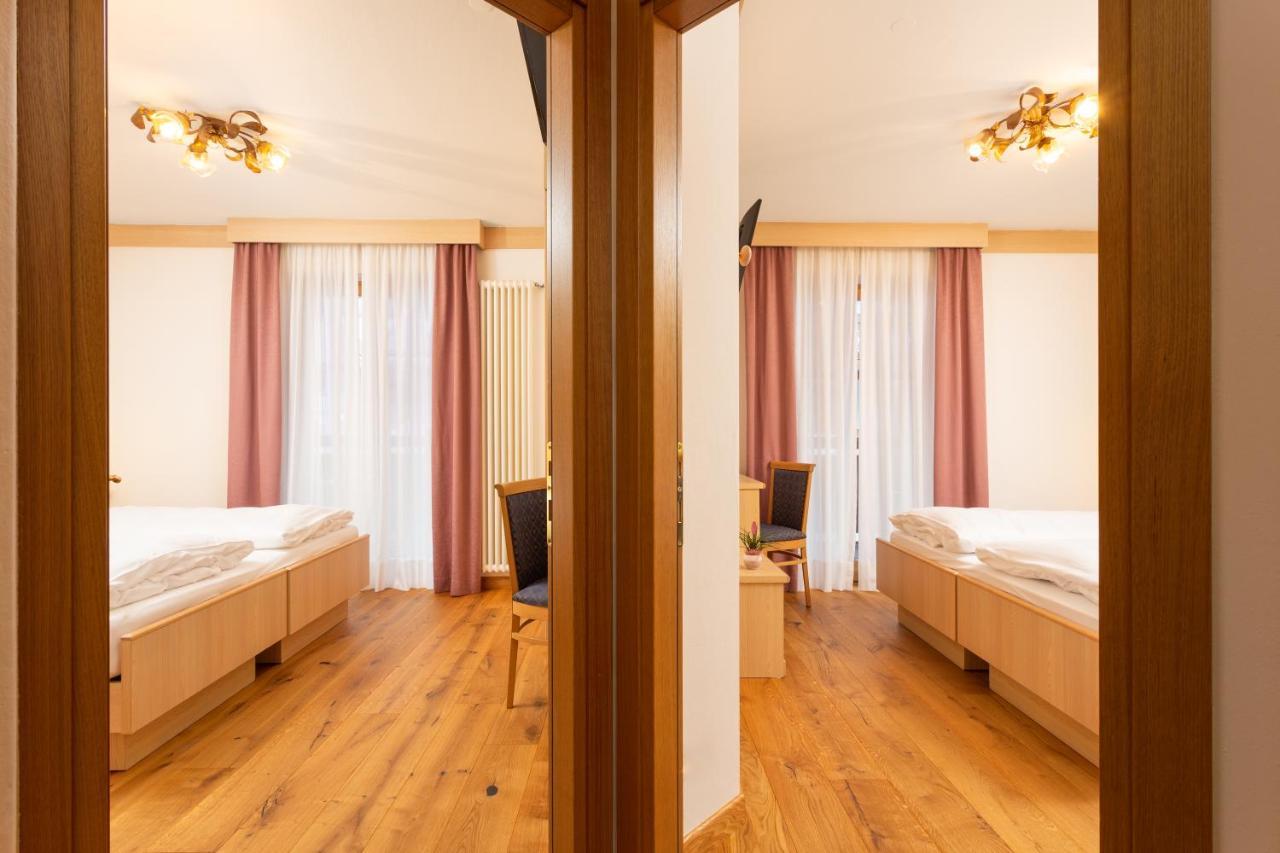 Hotel Pareda كنازاي المظهر الخارجي الصورة