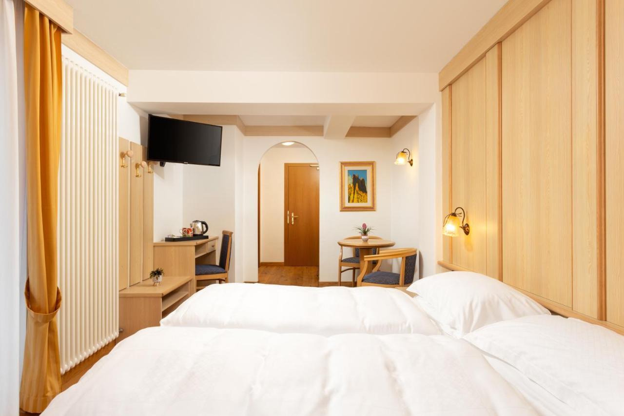 Hotel Pareda كنازاي المظهر الخارجي الصورة