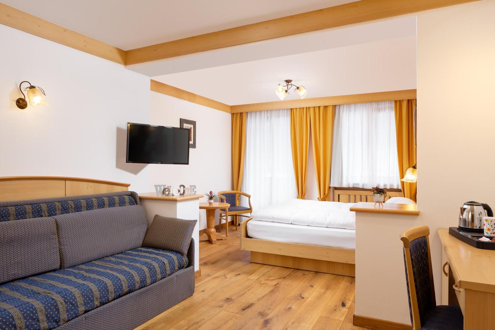 Hotel Pareda كنازاي المظهر الخارجي الصورة