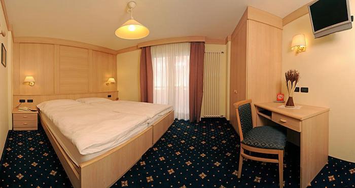 Hotel Pareda كنازاي الغرفة الصورة